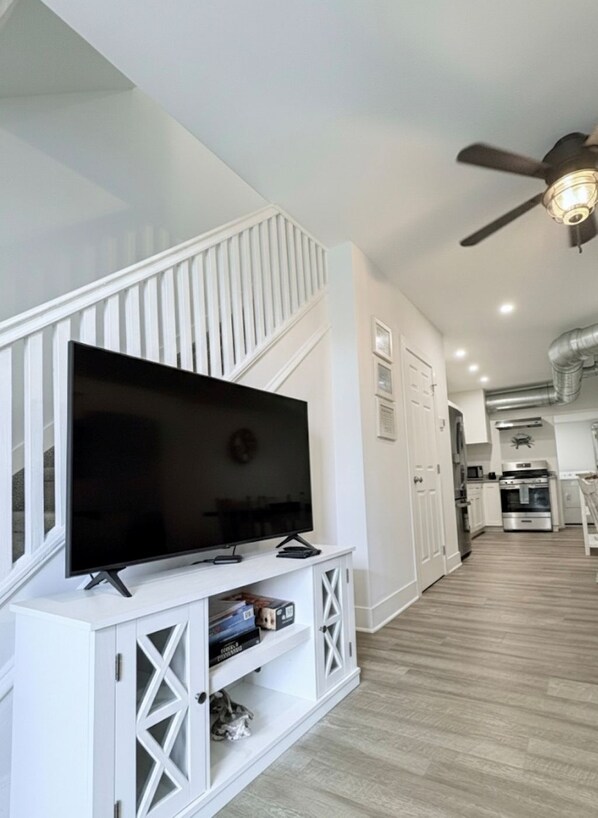 Interior - Steps to the Sand - 3BR Beach Block Bungalow! (Atlantic City)
