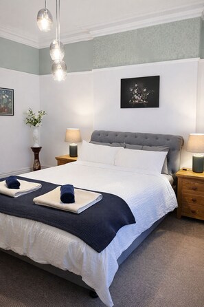 3 chambres, fer et planche à repasser, Wi-Fi gratuit, draps fournis