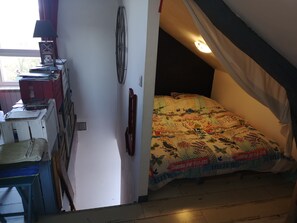 1 chambre, fer et planche à repasser, Wi-Fi, draps fournis