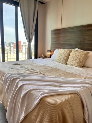 2 bedrooms, iron/ironing board, WiFi, bed sheets - Elegant downtown apartment (Guadalajara)