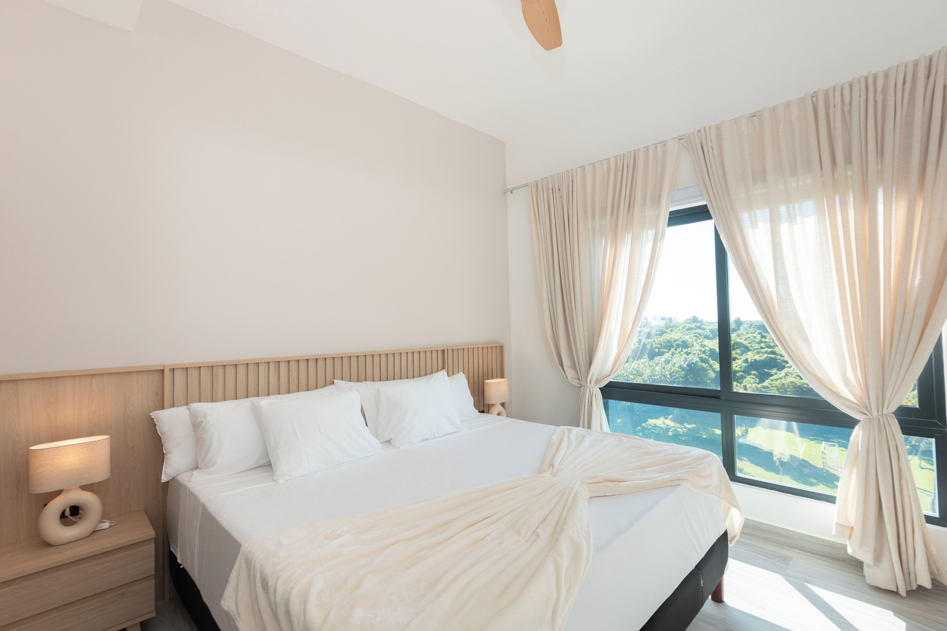 3 quartos, ferros/tábuas de passar roupa, Wi-Fi, roupa de cama