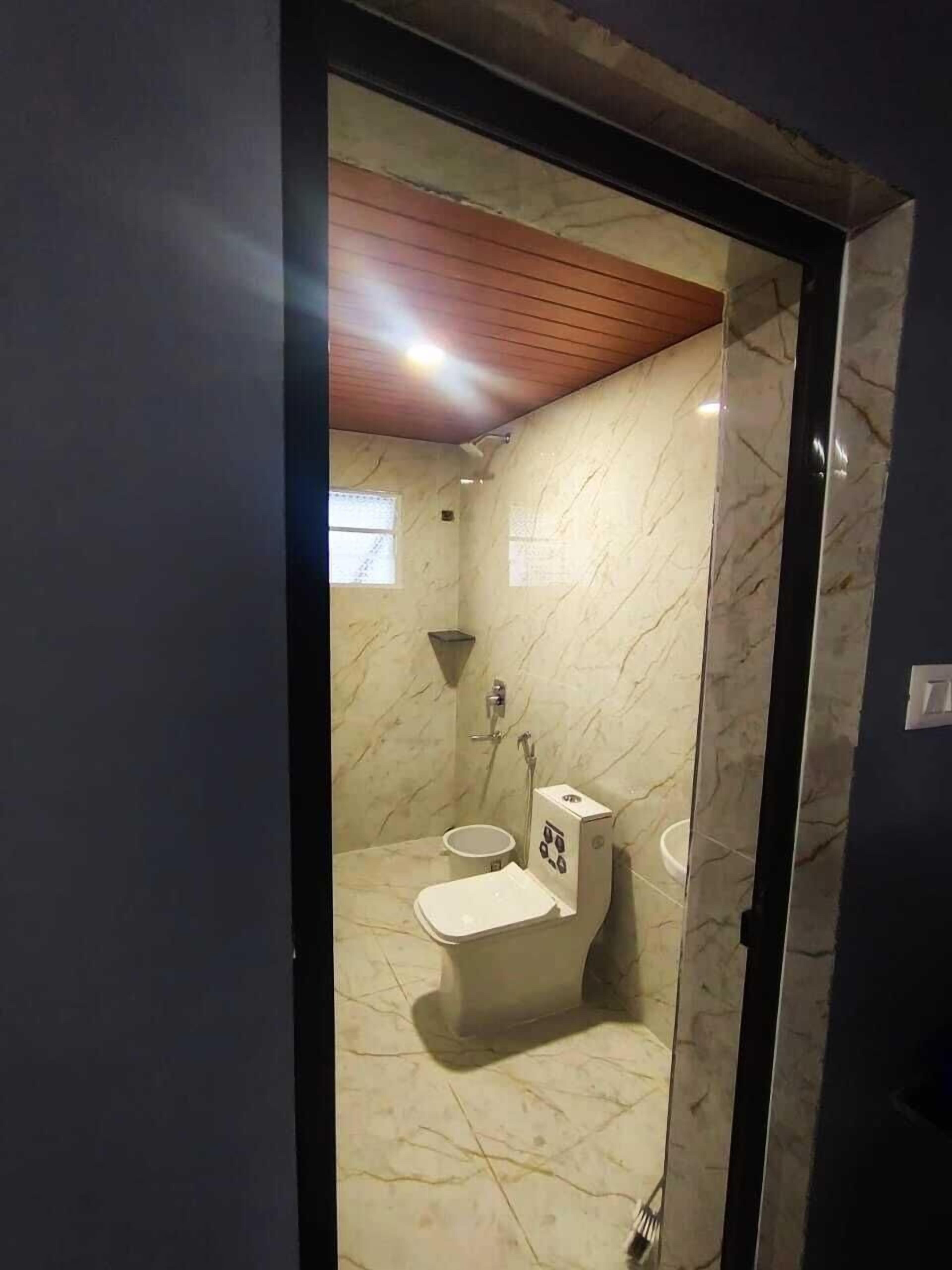 Ducha, artículos de tocador gratuitos, toallas, jabón