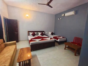 Deluxe Triple Room - Golden Beach Resort Gokarna (Kumta)
