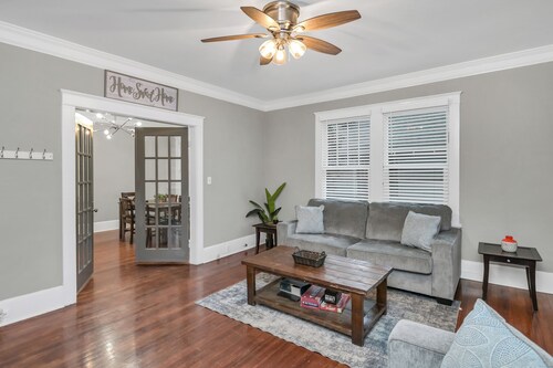Bull Street Bungalow - Close to USC/Vista with 5 TVs!