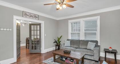 Bull Street Bungalow - Close to USC/Vista with 5 TVs!