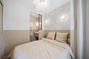 1 bedroom, iron/ironing board, WiFi, bed sheets - Mabulle: Charming, comfortable apartment in the heart of Dijon - 4 Voyageurs (Dijon)