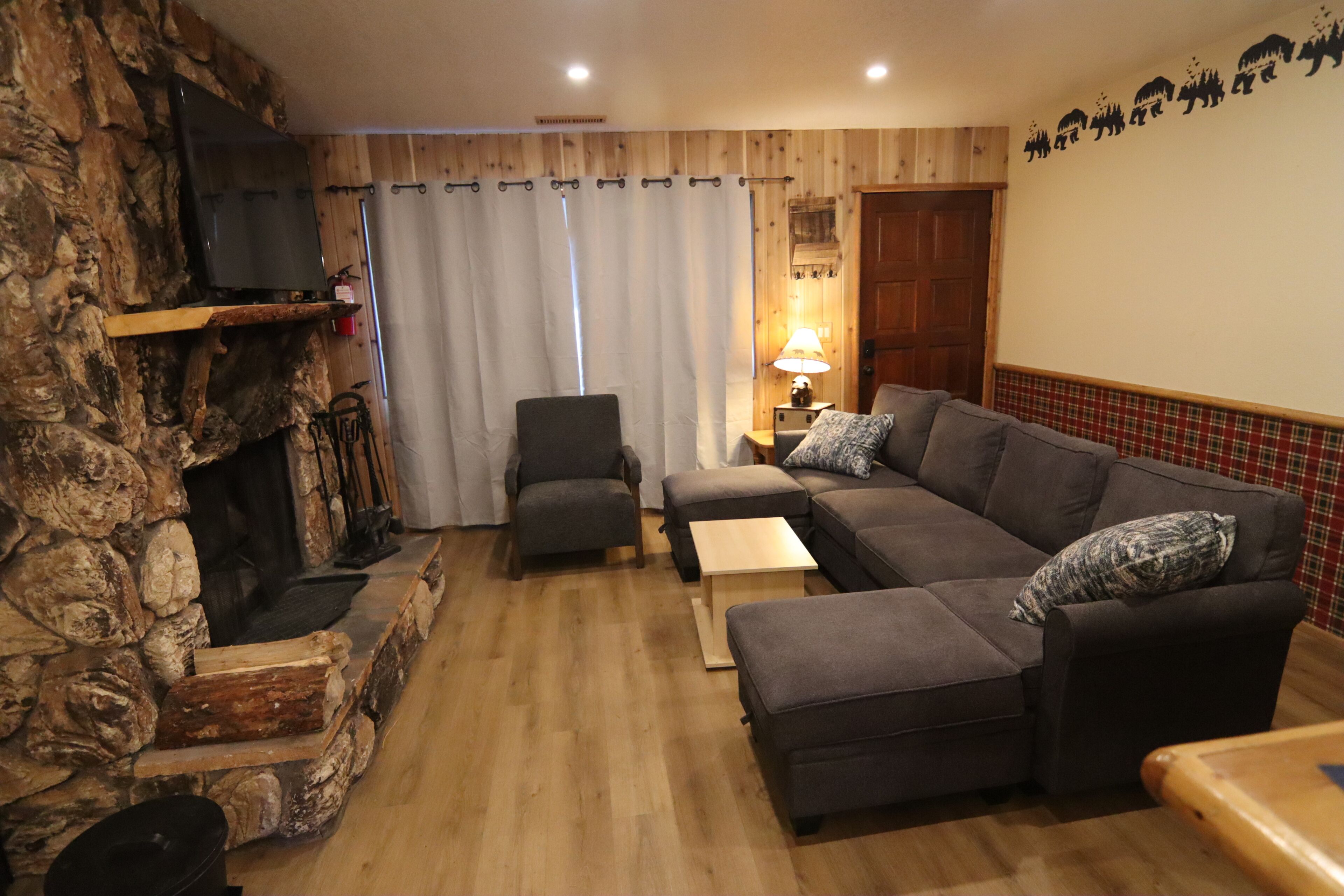 Moonridge Cabin:  Hot Tub, Sauna & Ev Charger - Big Bear, CA