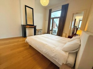 1 slaapkamer, een strijkplank/strijkijzer, wifi, beddengoed