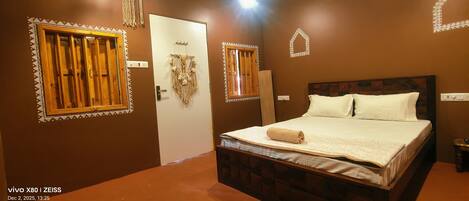 Deluxe Room, Balcony | Free WiFi