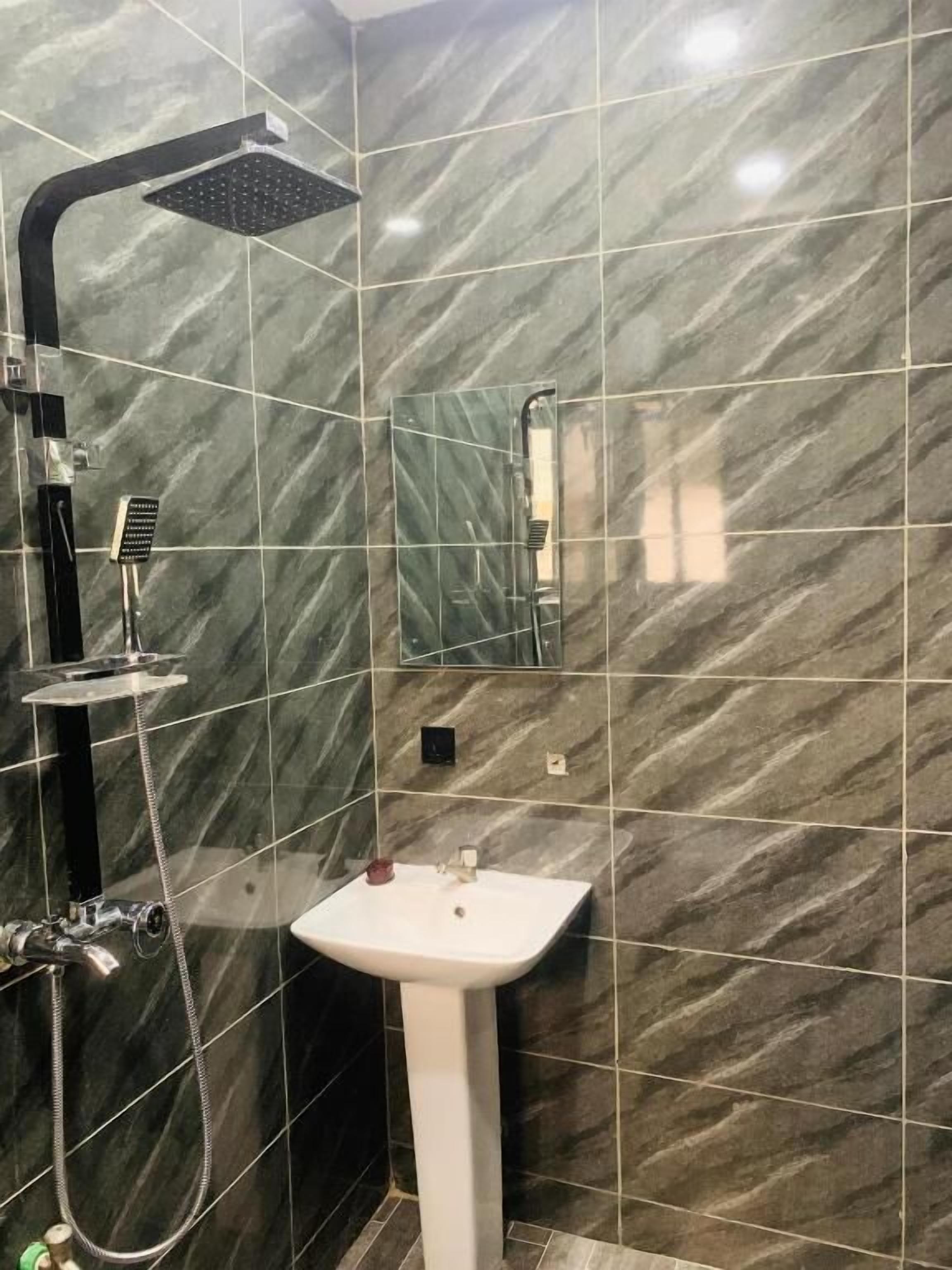 Deluxe Room, Balcony, City View | Bathroom | Free toiletries, hair dryer, towels, soap