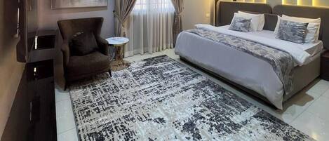 Deluxe Room, Balcony, City View