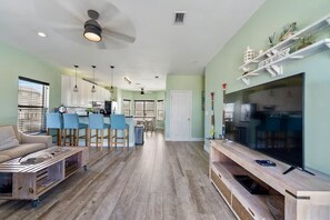 Smart TV - Charming Navarre beach cottage 2 mins from ocean. (Navarre)