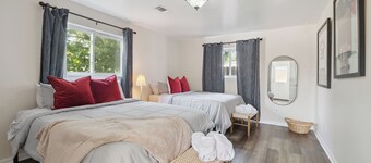 The Fernwood Four Bedroom/5Beds