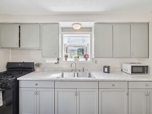 Private kitchen - The Fernwood Four Bedroom/5Beds (Westland)