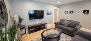 Smart TV - NO SERVICE CHARGE- Upscale & Elegant &  in Prime Location  of  Alhambra (Alhambra)