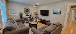 Smart TV - NO SERVICE CHARGE- Upscale & Elegant &  in Prime Location  of  Alhambra (Alhambra)