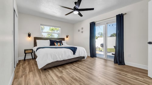 Spacious 4BR Retreat Minutes to Downtown & Airport.