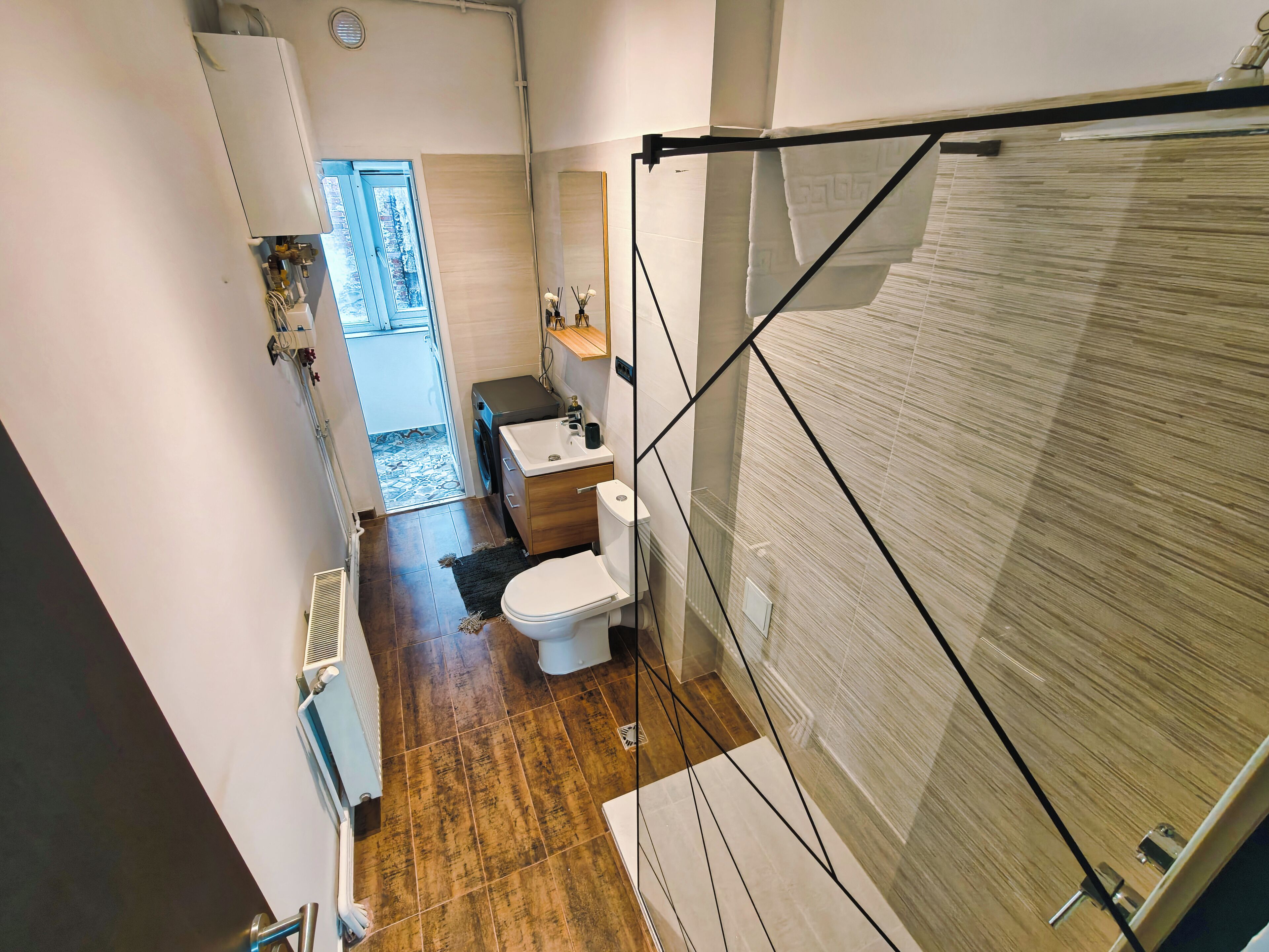 Deluxe Studio, Balcony, City View | Bathroom