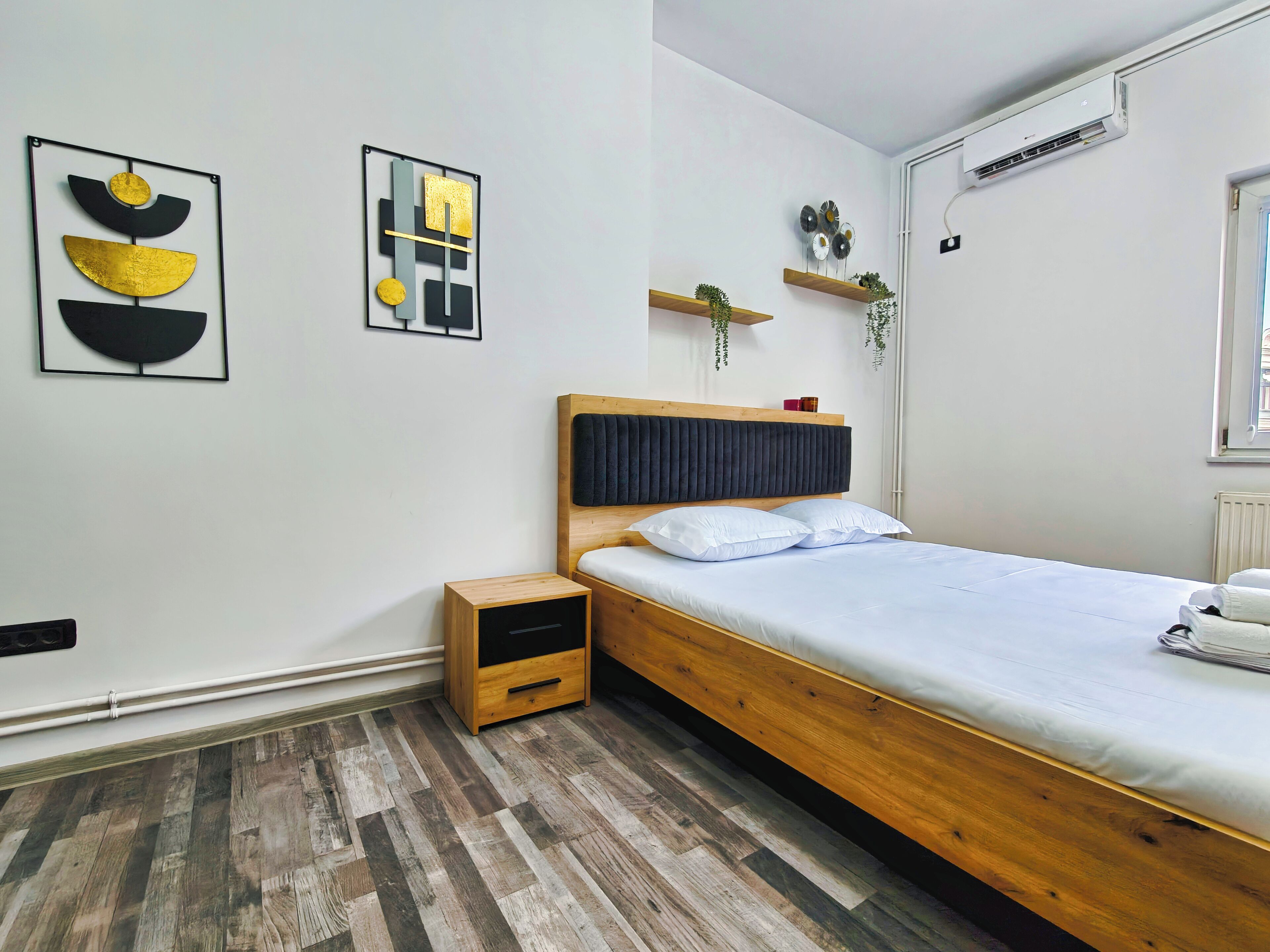 Deluxe Studio, Balcony, City View | Blackout drapes, iron/ironing board, free WiFi