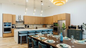 Private kitchen - The Rockstar: FREE Heated Pool, Slide, Courts, Spa (Scottsdale)