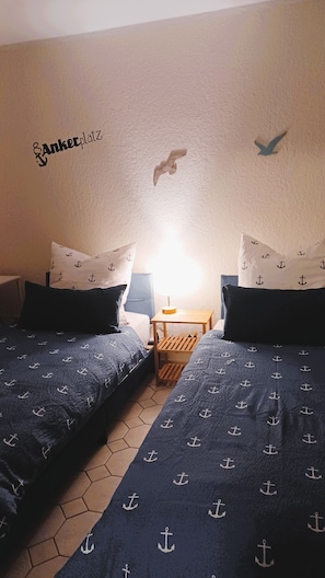 1 bedroom, desk, iron/ironing board, WiFi