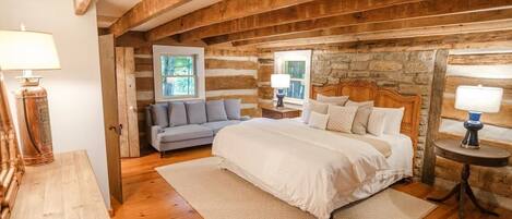 2 habitaciones, tabla de planchar con plancha y cuna de viaje