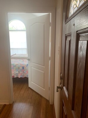 1 chambre, fer et planche à repasser, accès Internet, draps fournis