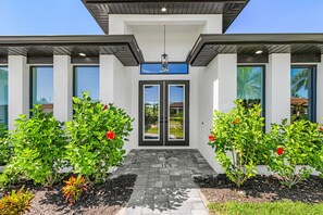 Exterior detail - Cape Escape | Hot Tub | Heated Pool | Game Room (Cape Coral)