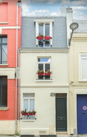 Front of property - les perles amienoises (Amiens)