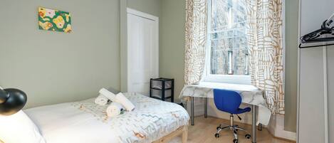 2 bedrooms, WiFi, bed sheets