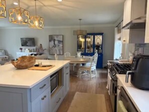Private kitchen - Quail Hollow PGA Truist: Family home near club (Charlotte)