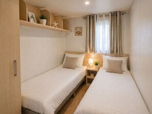 2 bedrooms, bed sheets