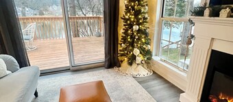 Cozy and serene one bedroom waterfront guest cottage