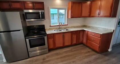 3bed house in soothing Emmett with AC and heading in each room control separate