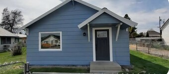 3bed house in soothing Emmett with AC and heading in each room control separate 