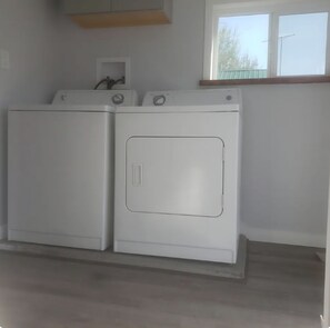 Interior - 3bed house in soothing Emmett with AC and heading in each room control separate  (Emmett)