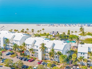 Exterior - This Gulf-front one-bedroom, one-bath villa is all about location, views & value (Captiva)