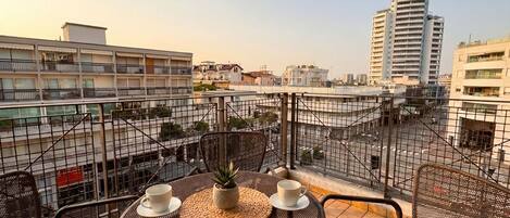 Leilighet – deluxe, byutsikt | Terrasse/patio