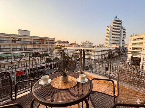 Marconi Deluxe - Penthouse by the Sea