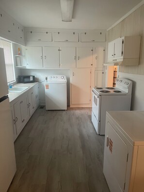 Microwave, oven, stovetop - Addie’s Place- Rooms to Relax in This 4-Bedroom home located in York, Al (York)