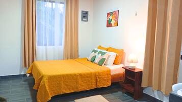 1 habitación, wifi y ropa de cama