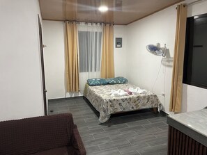 1 bedroom, WiFi, bed sheets - Tropical Coast Studio (Cocles)