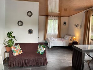 Smart TV - Tropical Coast Studio (Cocles)