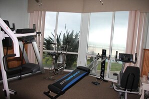 Fitness facility - Premiere Oceanfront Condo - Stunning Views, New Pool, Right on the Beach! (Daytona Beach)