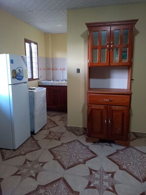 Interior - Serene studio in Volcán perfect for a relaxing getaway. Enjoy a warm bath. (Volcán)