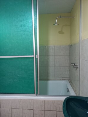 Toallas y papel de baño