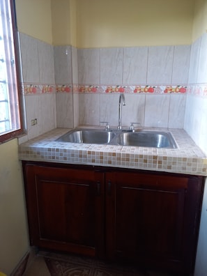 Interior - Serene studio in Volcán perfect for a relaxing getaway. Enjoy a warm bath. (Volcán)