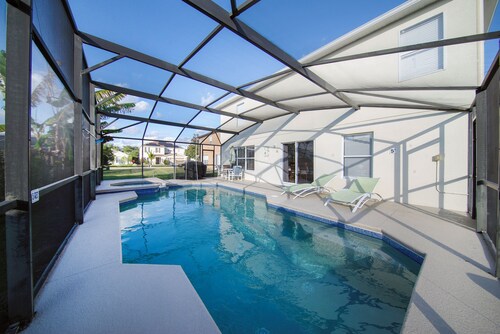 Spacious 6BR/4BA Villa, Private Pool, Near Disney