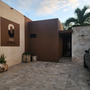 Fachada da propriedade