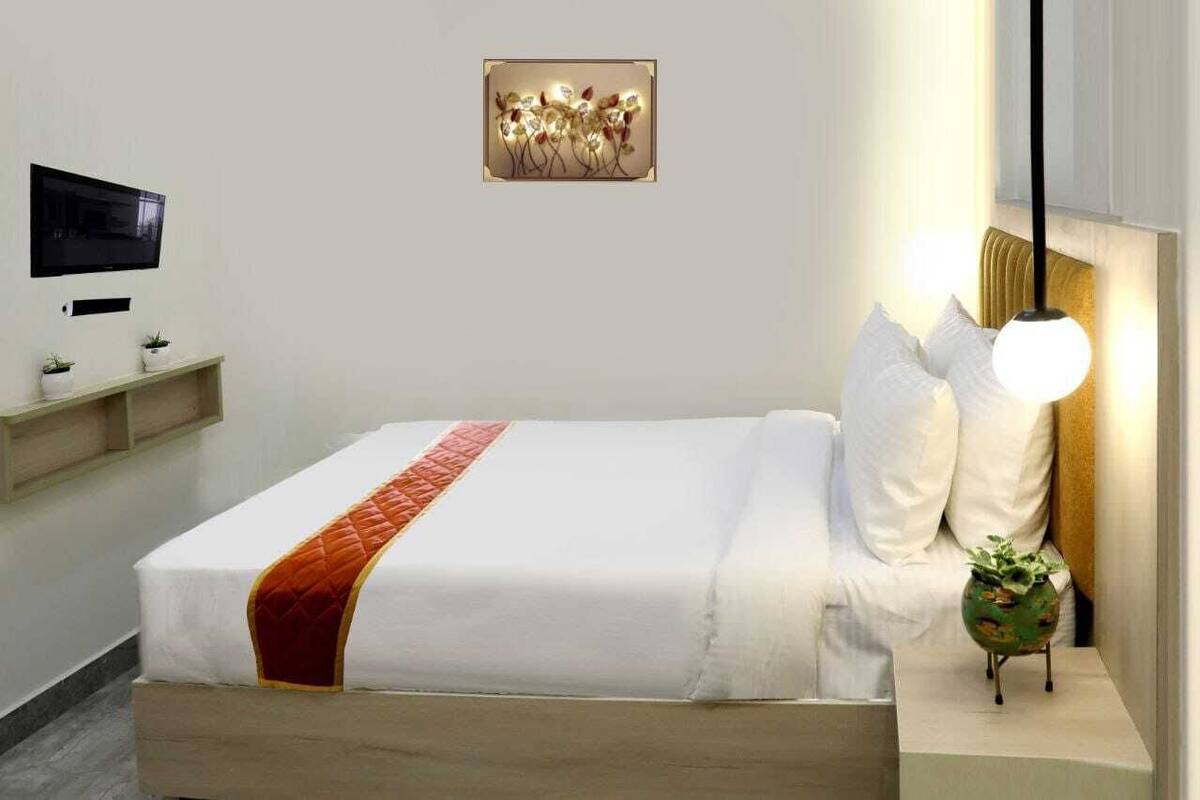 Standard Double Room, City View